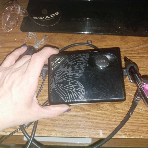 Luminess Air airbrush machine - Picture 1 of 4